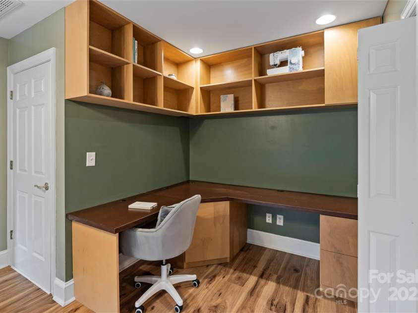 2006 Sandy Pond Lane, Waxhaw, NC 28173.  MLS# CAR4261371, YatesRealty ID 22532. 