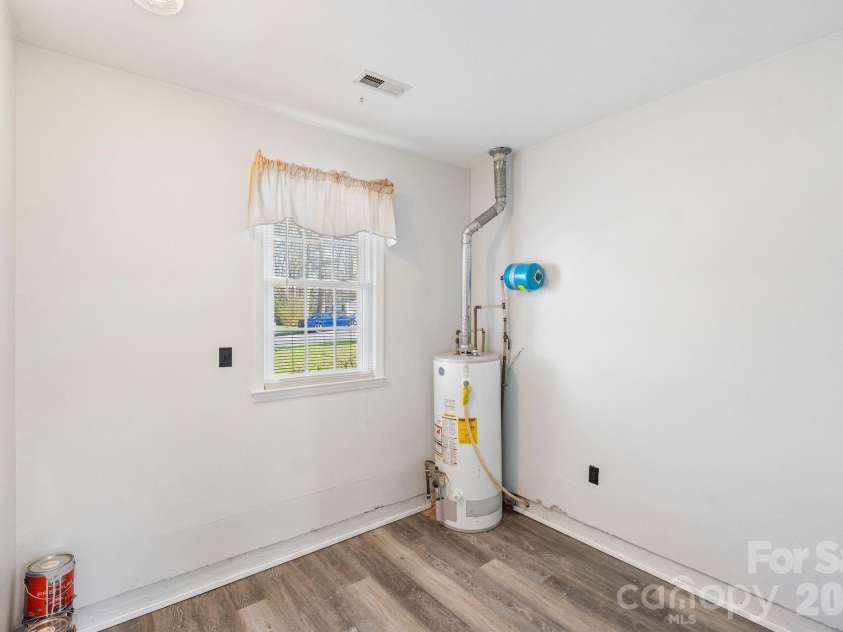 2309 Amity Avenue, Gastonia, NC 28054.  MLS# CAR4352587, YatesRealty ID 22533. 
