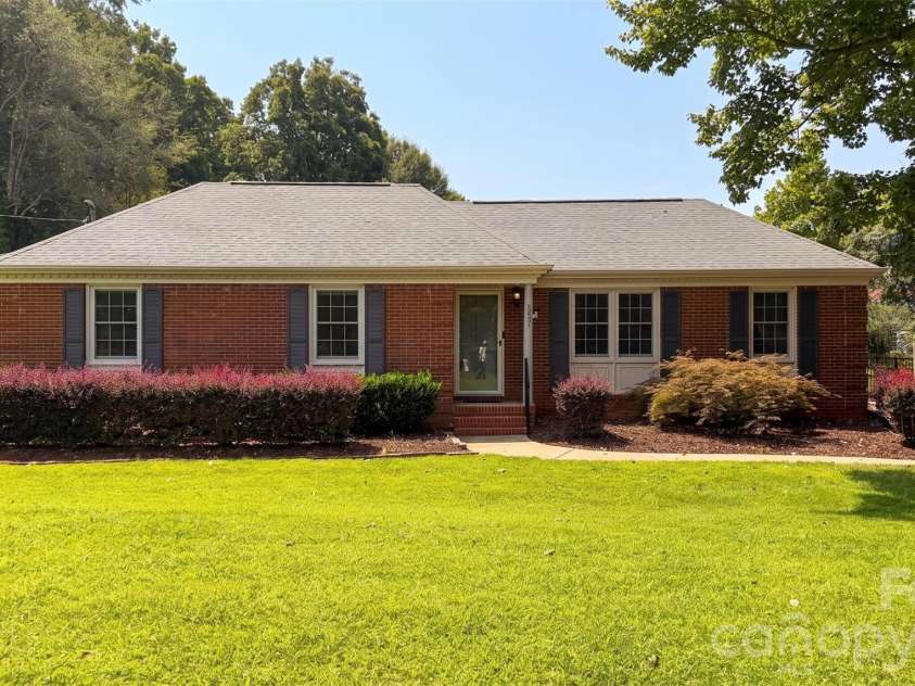2309 Amity Avenue, Gastonia, NC 28054.  MLS# CAR4352587, YatesRealty ID 22533. 