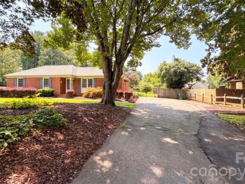 2309 Amity Avenue, Gastonia, NC 28054.  MLS# CAR4352587, YatesRealty ID 22533. 