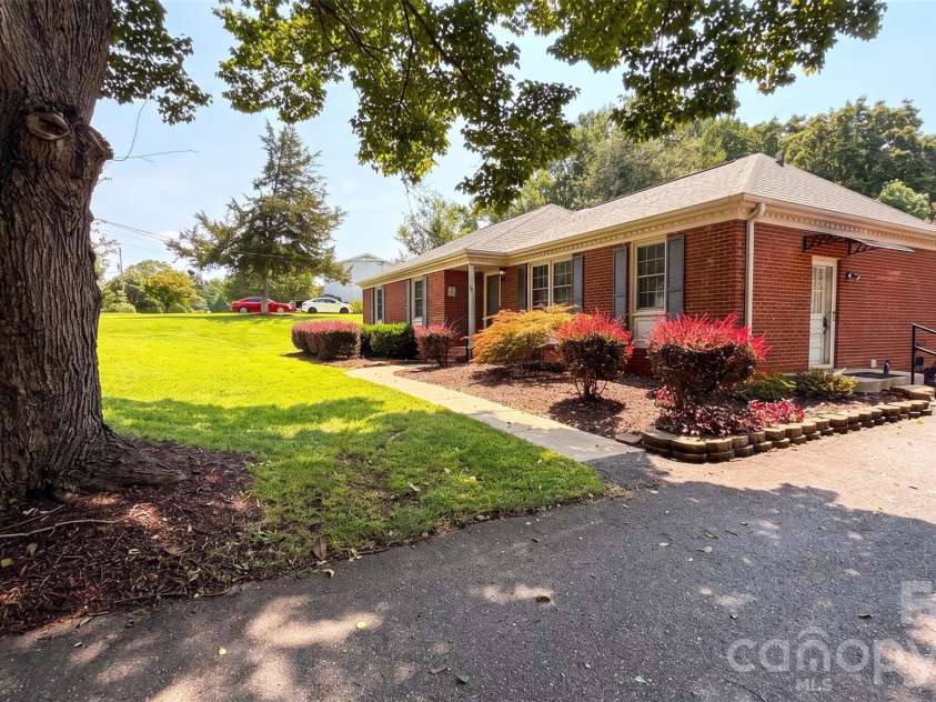 2309 Amity Avenue, Gastonia, NC 28054.  MLS# CAR4352587, YatesRealty ID 22533. 