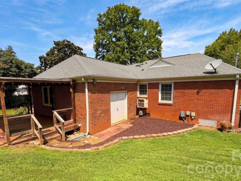 2309 Amity Avenue, Gastonia, NC 28054.  MLS# CAR4352587, YatesRealty ID 22533. 