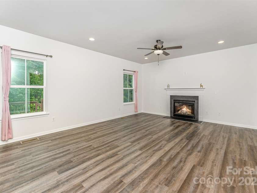 6726 Carradale Way, Charlotte, NC 28278.  MLS# CAR4261186, YatesRealty ID 22533. 