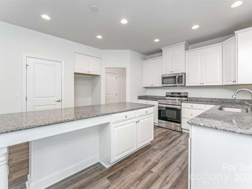 6726 Carradale Way, Charlotte, NC 28278.  MLS# CAR4261186, YatesRealty ID 22533. 