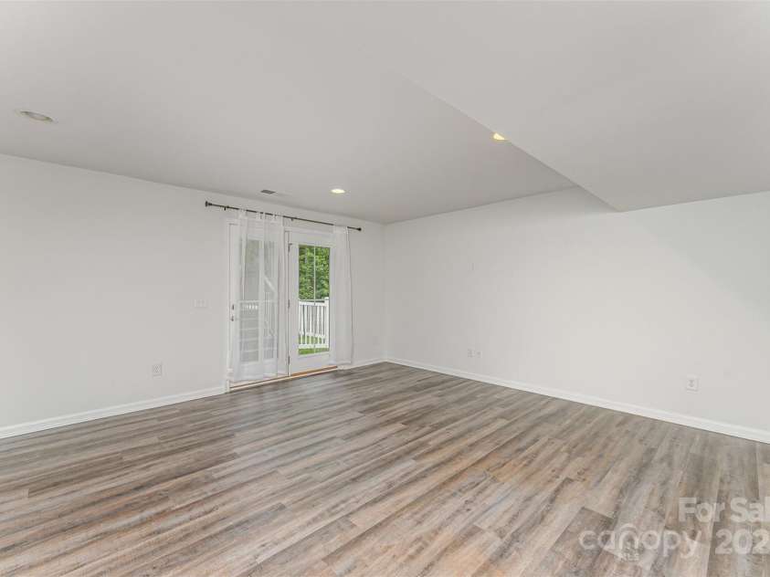 6726 Carradale Way, Charlotte, NC 28278.  MLS# CAR4261186, YatesRealty ID 22533. 