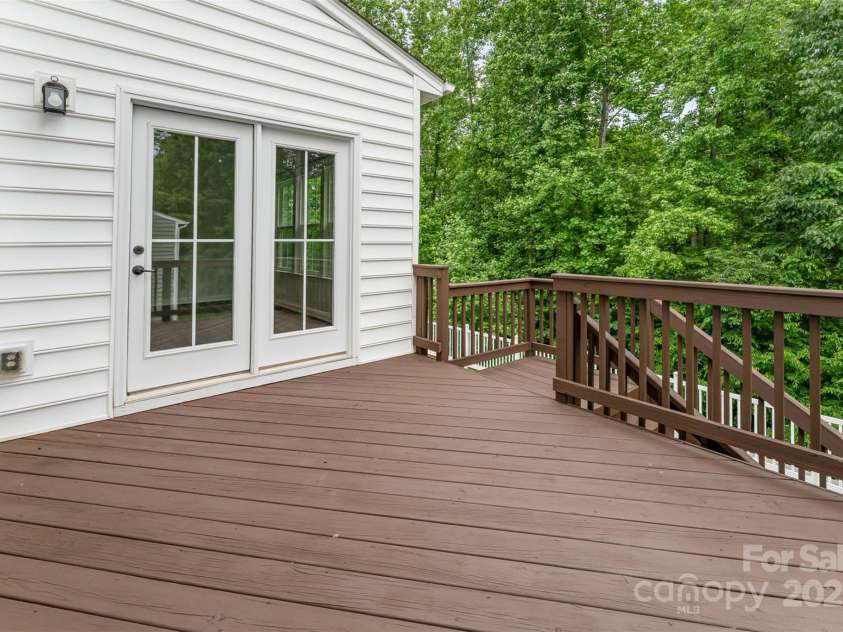 6726 Carradale Way, Charlotte, NC 28278.  MLS# CAR4261186, YatesRealty ID 22533. 