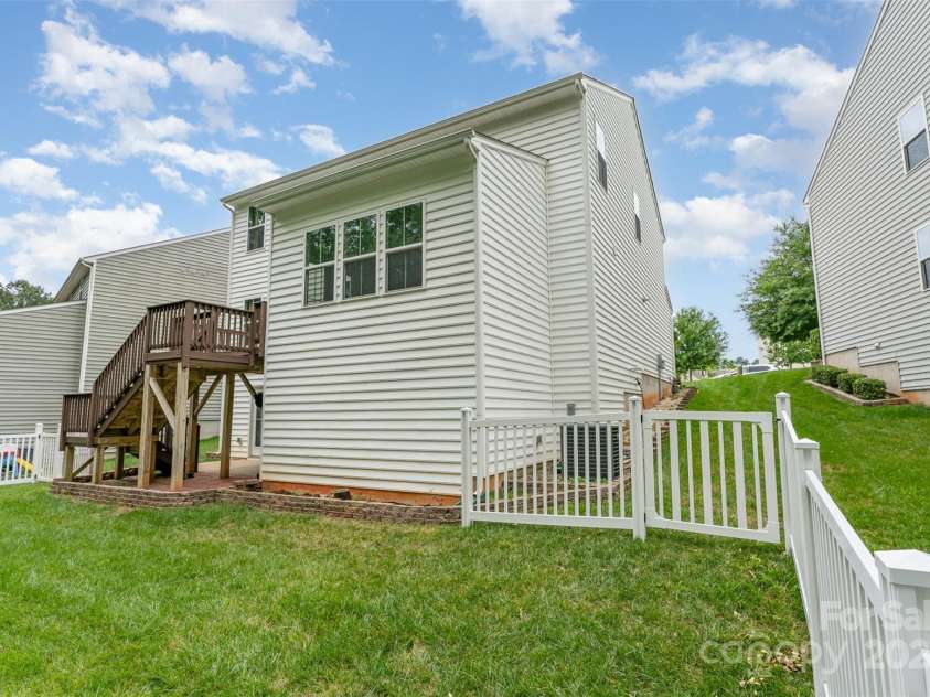 6726 Carradale Way, Charlotte, NC 28278.  MLS# CAR4261186, YatesRealty ID 22533. 