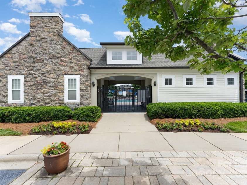 6726 Carradale Way, Charlotte, NC 28278.  MLS# CAR4261186, YatesRealty ID 22533. 