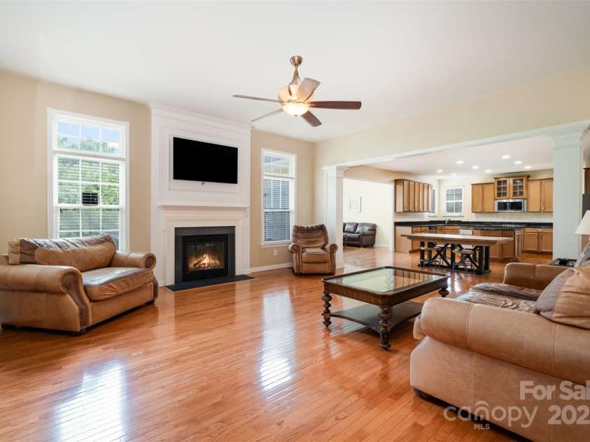 4201 Amber Leigh Way Drive, Charlotte, NC 28269.  MLS# CAR4267404, YatesRealty ID 22535. 