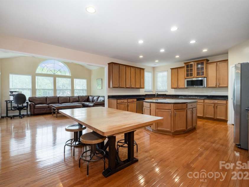 4201 Amber Leigh Way Drive, Charlotte, NC 28269.  MLS# CAR4267404, YatesRealty ID 22535. 