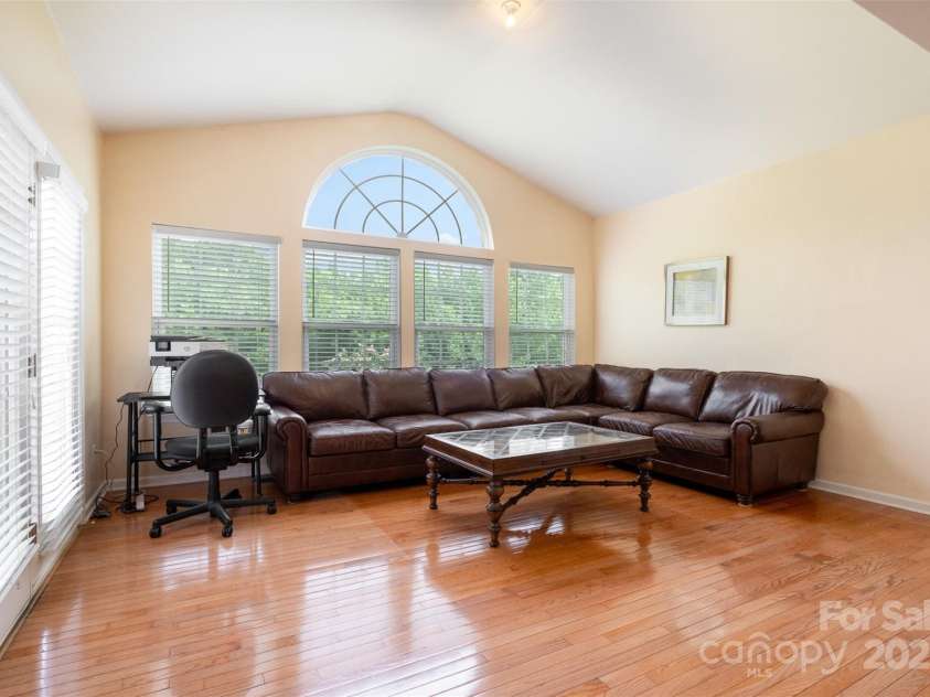 4201 Amber Leigh Way Drive, Charlotte, NC 28269.  MLS# CAR4267404, YatesRealty ID 22535. 