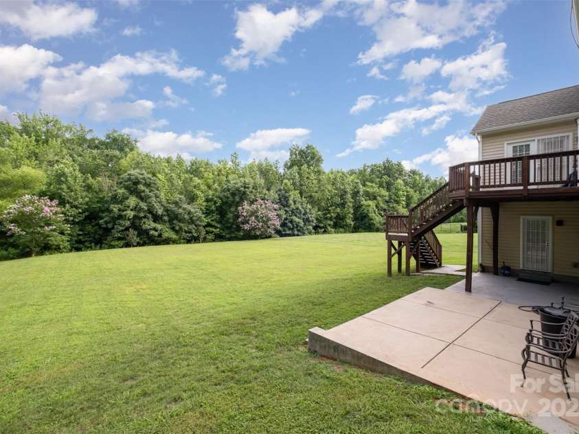 4201 Amber Leigh Way Drive, Charlotte, NC 28269.  MLS# CAR4267404, YatesRealty ID 22535. 