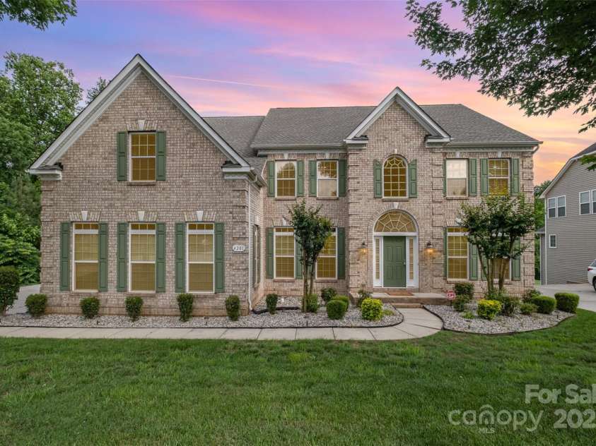 4201 Amber Leigh Way Drive, Charlotte, NC 28269.  MLS# CAR4267404, YatesRealty ID 22535. 