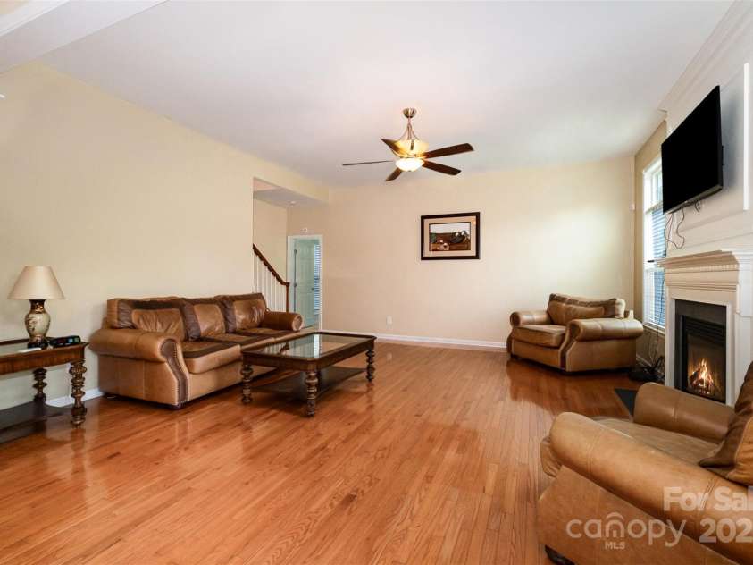 4201 Amber Leigh Way Drive, Charlotte, NC 28269.  MLS# CAR4267404, YatesRealty ID 22535. 