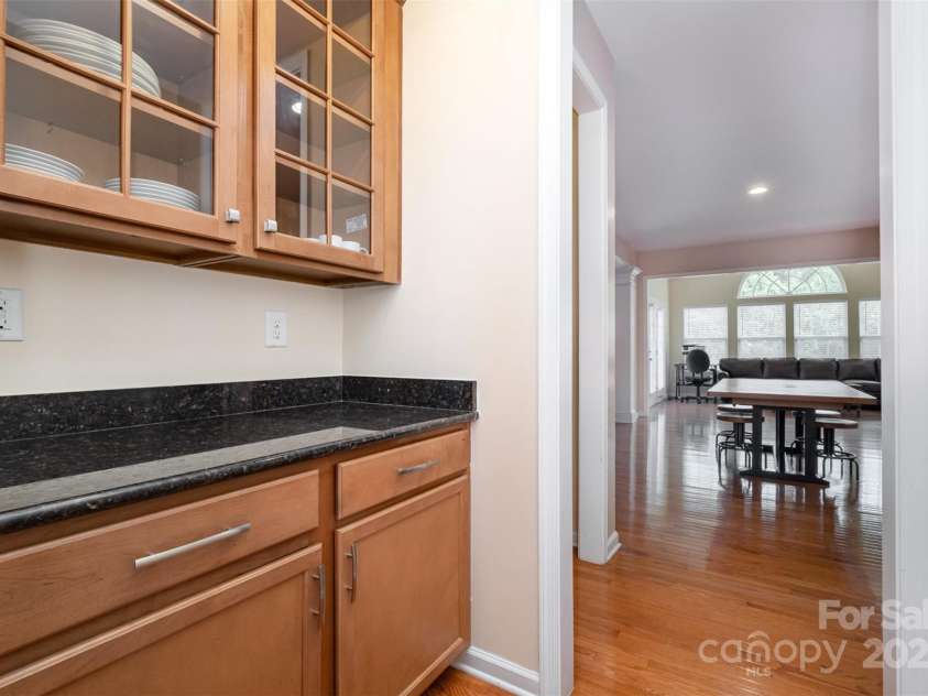 4201 Amber Leigh Way Drive, Charlotte, NC 28269.  MLS# CAR4267404, YatesRealty ID 22535. 