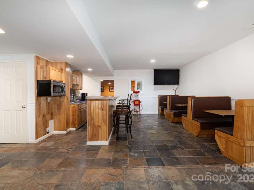 4201 Amber Leigh Way Drive, Charlotte, NC 28269.  MLS# CAR4267404, YatesRealty ID 22535. 