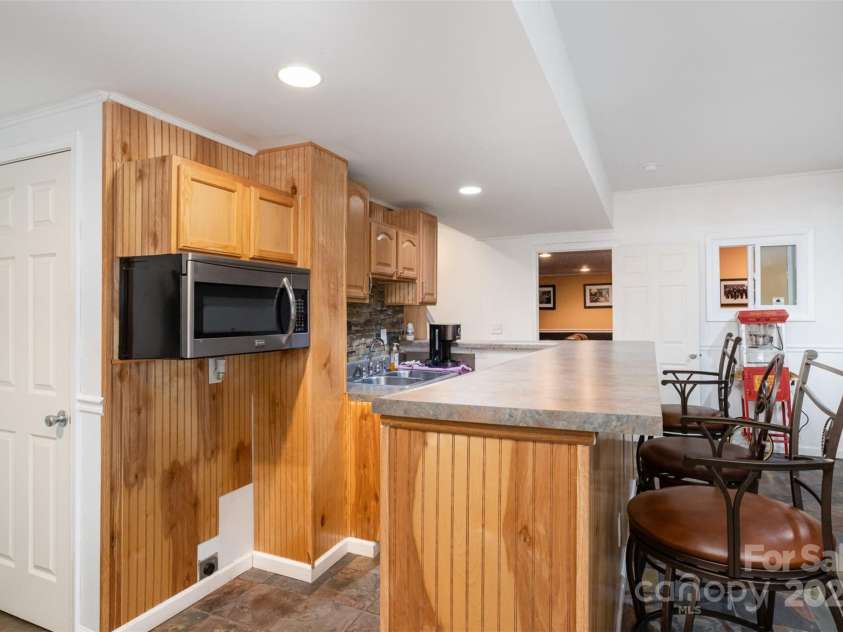 4201 Amber Leigh Way Drive, Charlotte, NC 28269.  MLS# CAR4267404, YatesRealty ID 22535. 