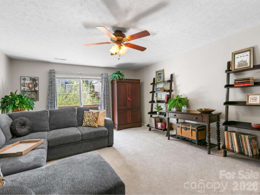 25 Old Pasture Way, Hendersonville, NC 28739.  MLS# CAR4360864, YatesRealty ID 22536. 