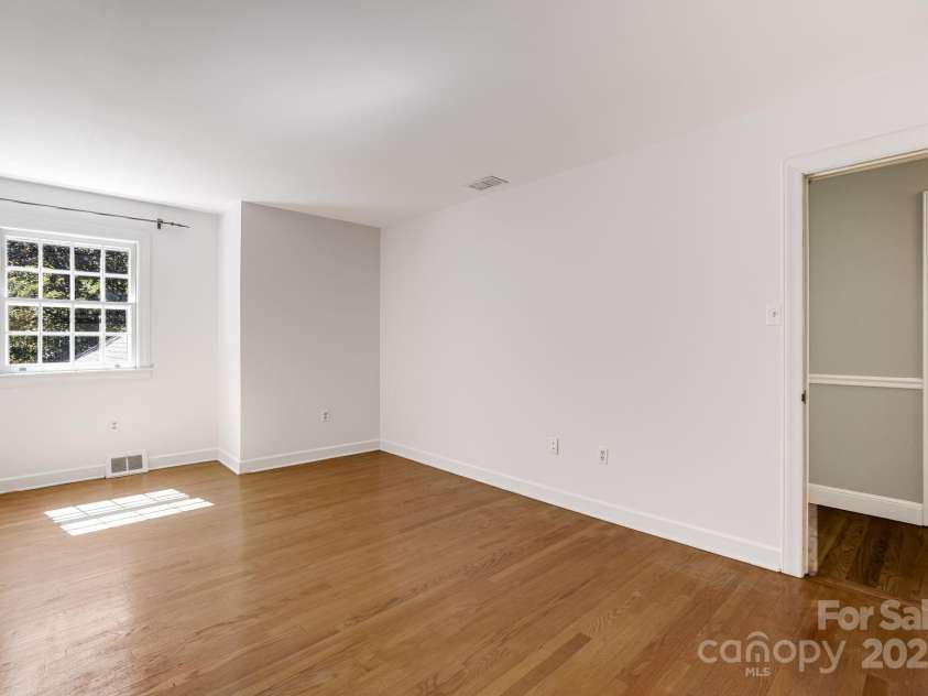 2 Honey Drive, Asheville, NC 28805.  MLS# CAR4268157, YatesRealty ID 22537. Bedroom 3