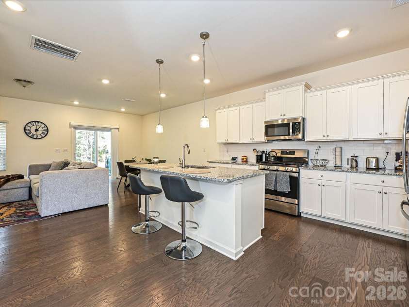 348 abington Street, Matthews, NC 28104.  MLS# CAR4367459, YatesRealty ID 22537. 