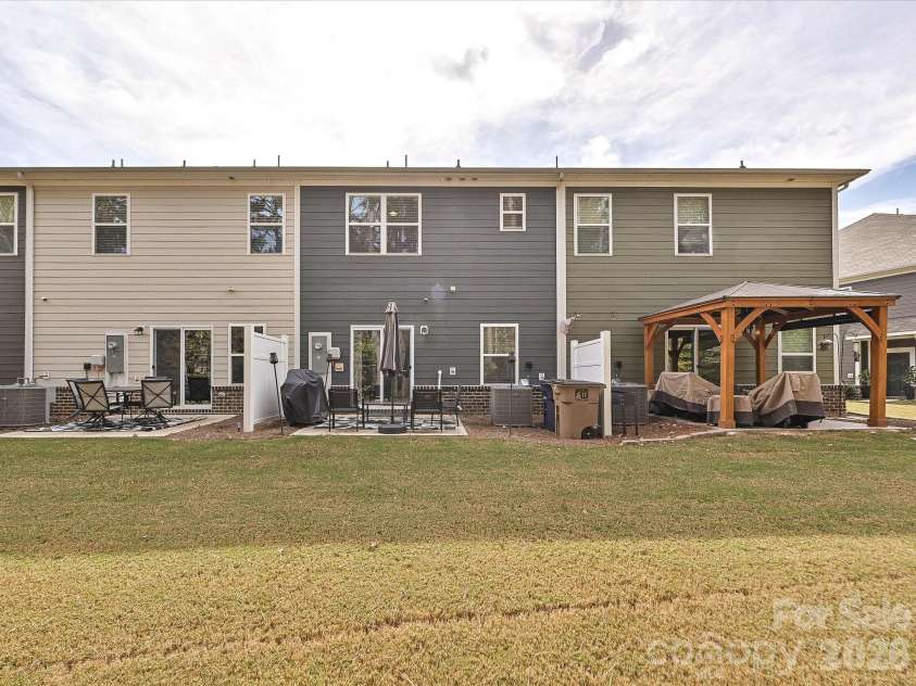 348 abington Street, Matthews, NC 28104.  MLS# CAR4367459, YatesRealty ID 22537. 
