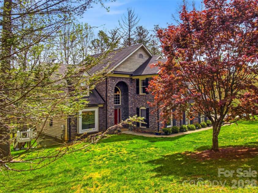 32 Franklin Farm Road, Fletcher, NC 28732.  MLS# CAR4366172, YatesRealty ID 22538. 