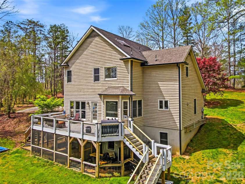 32 Franklin Farm Road, Fletcher, NC 28732.  MLS# CAR4366172, YatesRealty ID 22538. 