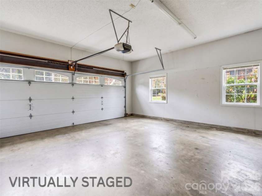 32 Franklin Farm Road, Fletcher, NC 28732.  MLS# CAR4366172, YatesRealty ID 22538. 