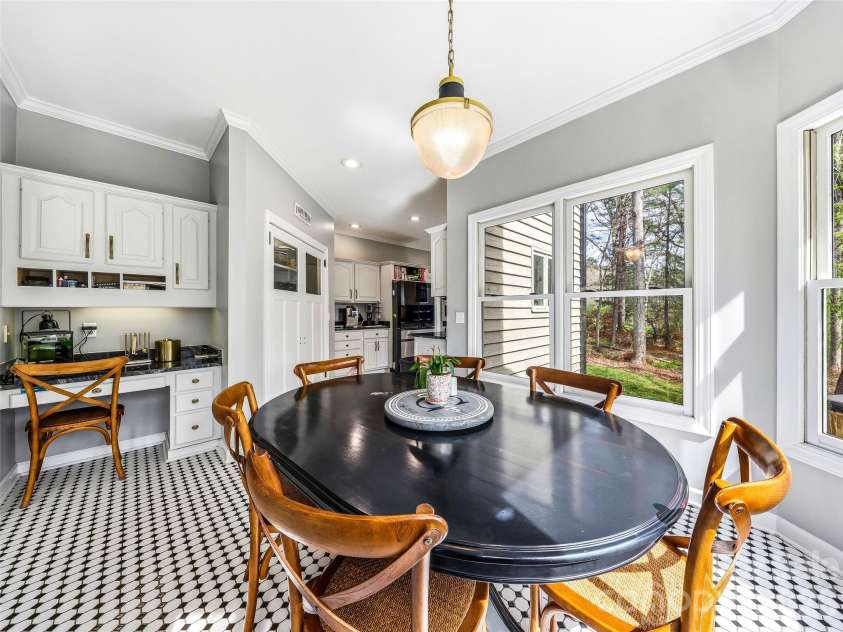 32 Franklin Farm Road, Fletcher, NC 28732.  MLS# CAR4366172, YatesRealty ID 22538. Dining room or breakfast  nook.