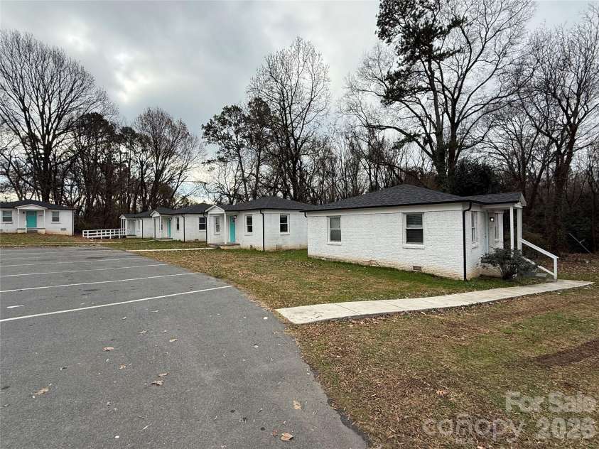 2439 Carmine Street, Charlotte, NC 28206.  MLS# CAR4339889, YatesRealty ID 2254. 