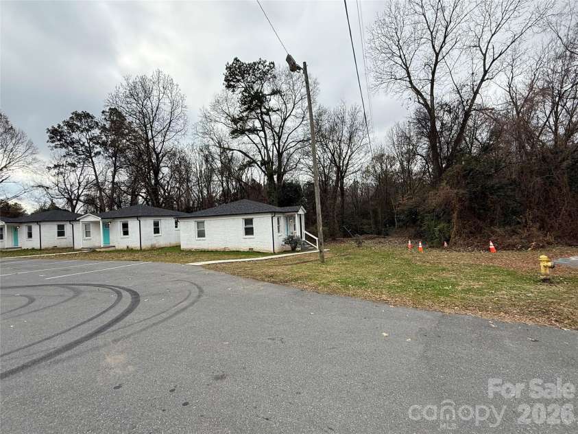 2439 Carmine Street, Charlotte, NC 28206.  MLS# CAR4339889, YatesRealty ID 2254. 