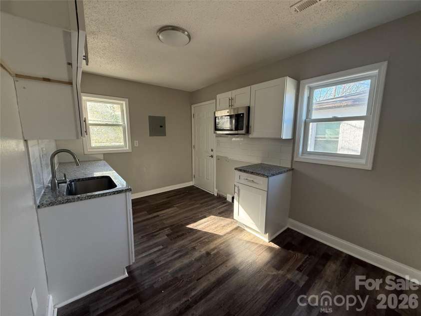 2439 Carmine Street, Charlotte, NC 28206.  MLS# CAR4339889, YatesRealty ID 2254. 