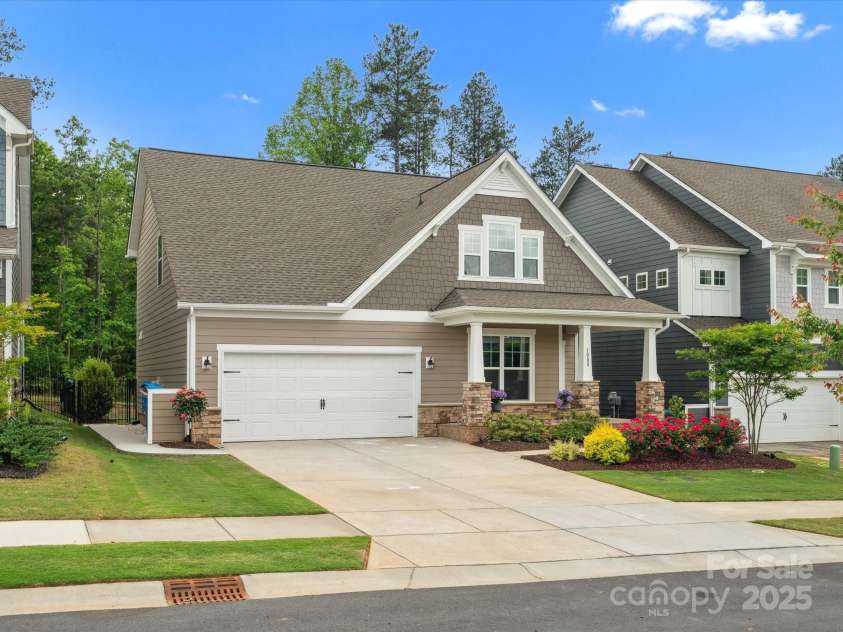 1008 Whipcord Drive, Waxhaw, NC 28173.  MLS# CAR4274218, YatesRealty ID 22540. 