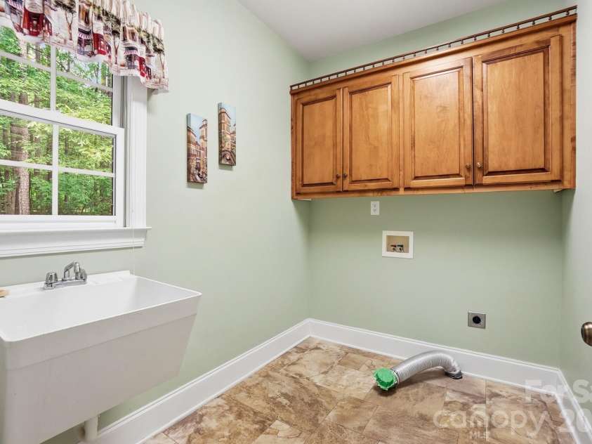 1111 Presson Farms Lane, Monroe, NC 28110.  MLS# CAR4369299, YatesRealty ID 22540. 