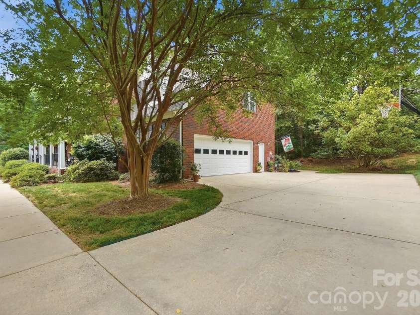 1111 Presson Farms Lane, Monroe, NC 28110.  MLS# CAR4369299, YatesRealty ID 22540. 