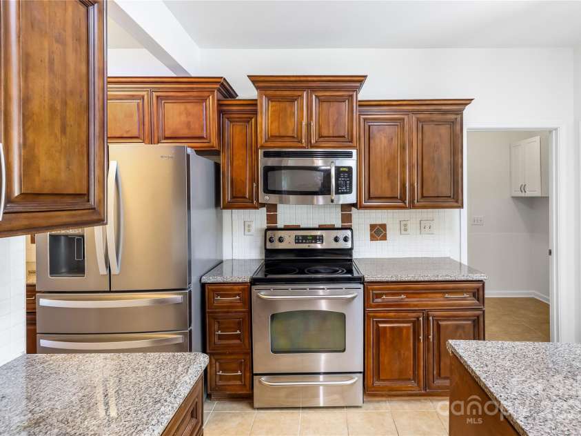1581 Bluff Court, Rock Hill, SC 29732.  MLS# CAR4275254, YatesRealty ID 22541. 
