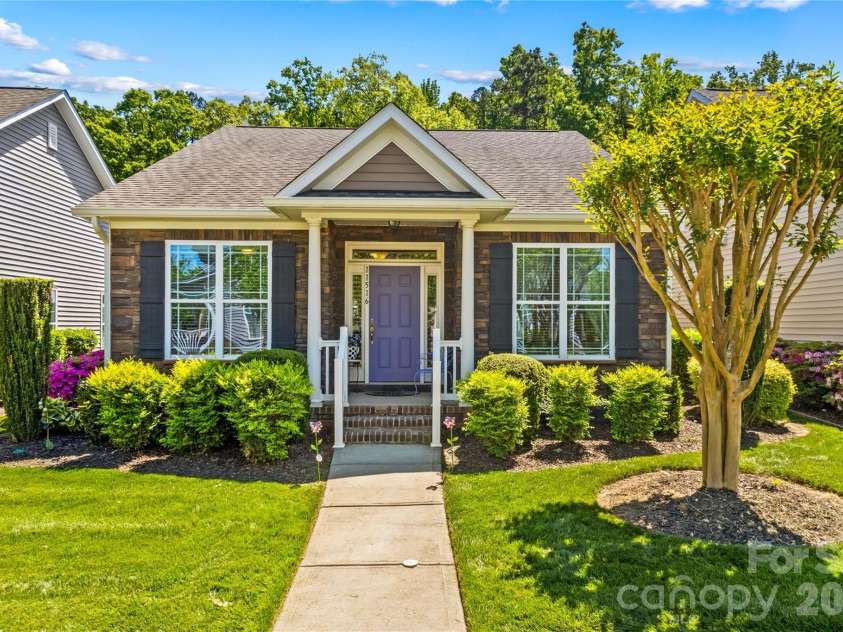 11516 Dublin Crescent Road, Cornelius, NC 28031.  MLS# CAR4369660, YatesRealty ID 22543. Charming, right-sized home in Baileys Glen.