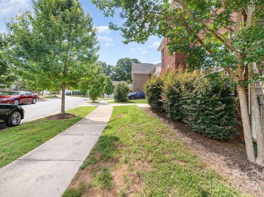 9807 Maywine Circle, Huntersville, NC 28078.  MLS# CAR4273112, YatesRealty ID 22544. 