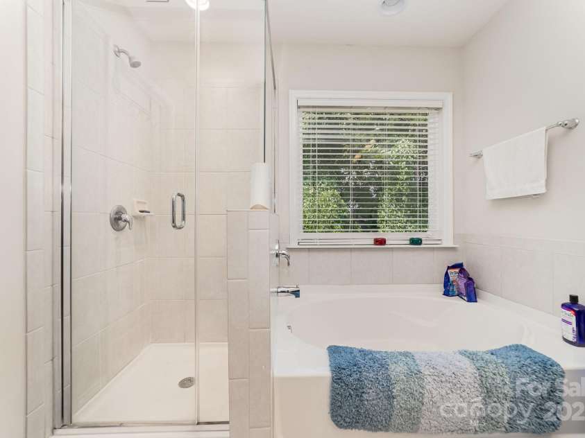 9807 Maywine Circle, Huntersville, NC 28078.  MLS# CAR4273112, YatesRealty ID 22544. 