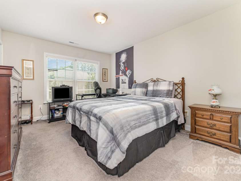 9807 Maywine Circle, Huntersville, NC 28078.  MLS# CAR4273112, YatesRealty ID 22544. 