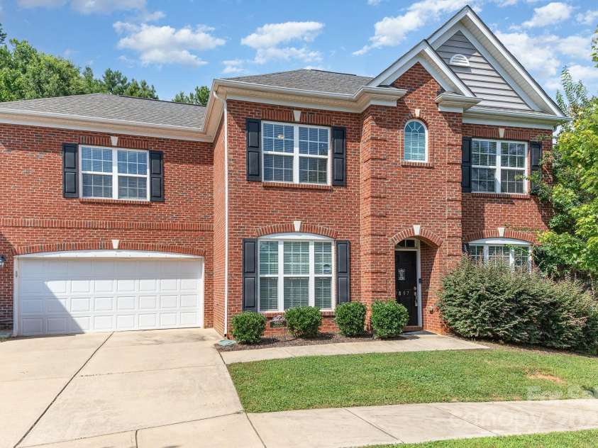 9807 Maywine Circle, Huntersville, NC 28078.  MLS# CAR4273112, YatesRealty ID 22544. 