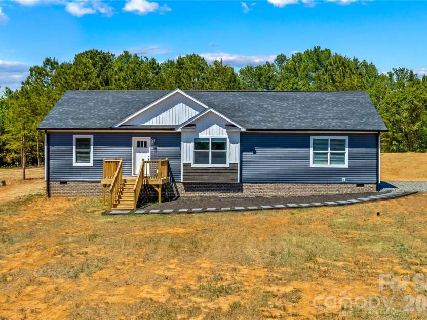 6028 Bridges Street, Catawba, NC 28609.  MLS# CAR4373102, YatesRealty ID 22546. 
