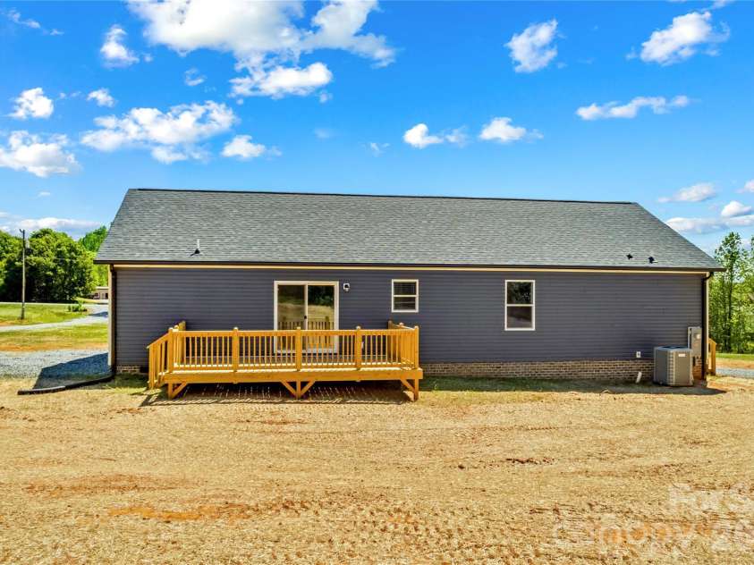 6028 Bridges Street, Catawba, NC 28609.  MLS# CAR4373102, YatesRealty ID 22546. 