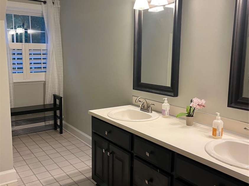 1619 Bellamy Circle, Albemarle, NC 28001.  MLS# CAR4264901, YatesRealty ID 22547. 2nd Floor Bathroom