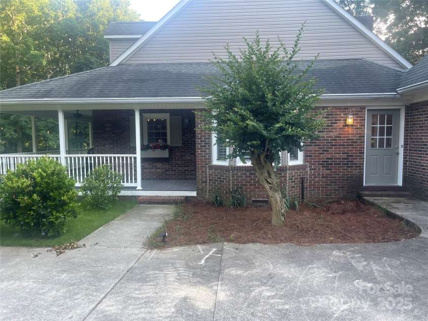 1619 Bellamy Circle, Albemarle, NC 28001.  MLS# CAR4264901, YatesRealty ID 22547. 