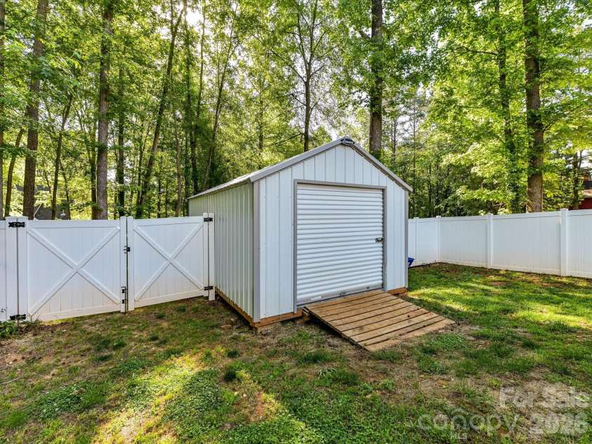 2109 Timber Ridge Road, Monroe, NC 28112.  MLS# CAR4375338, YatesRealty ID 22547. 