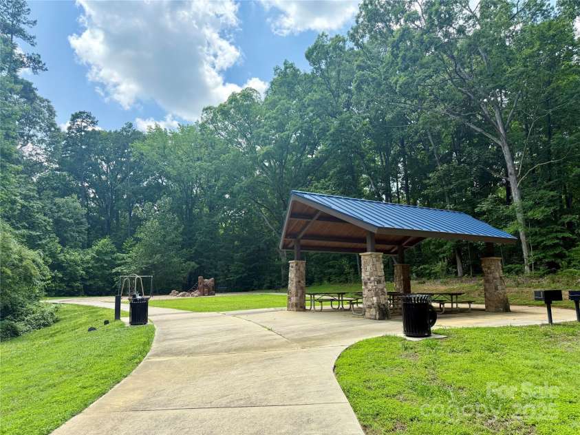 5800 Silver Eagle Drive, Charlotte, NC 28214.  MLS# CAR4267144, YatesRealty ID 22548. Eagles Landing Neighborhood Park