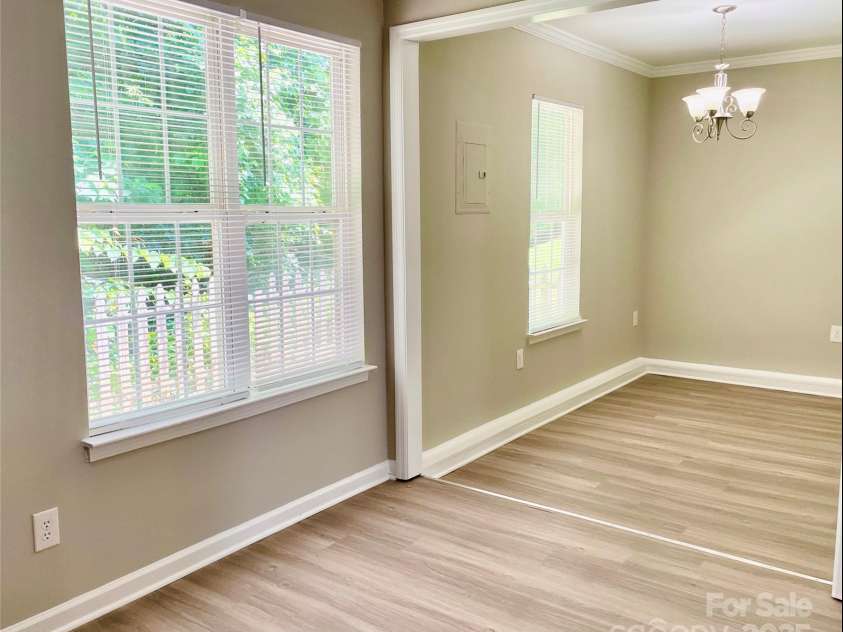 5800 Silver Eagle Drive, Charlotte, NC 28214.  MLS# CAR4267144, YatesRealty ID 22548. Kitchen/Breakfast Area