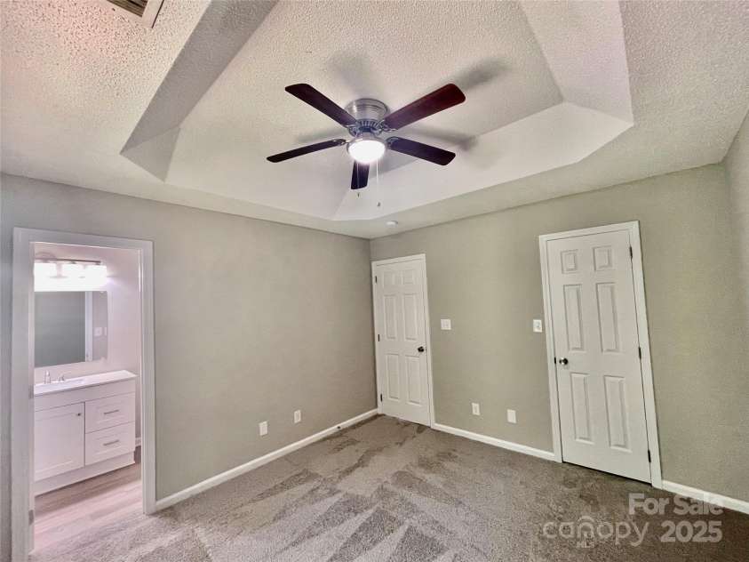 5800 Silver Eagle Drive, Charlotte, NC 28214.  MLS# CAR4267144, YatesRealty ID 22548. Primary Bedroom
