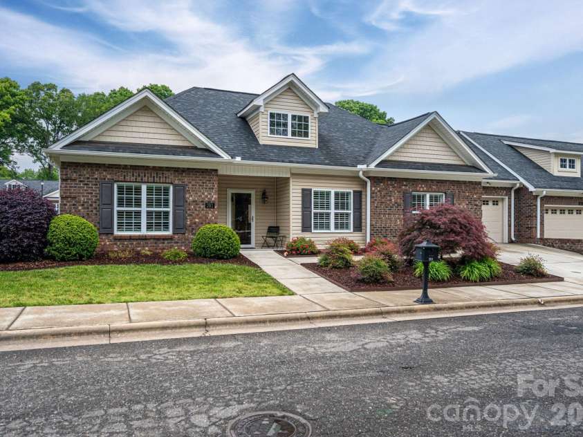 201 T R Harris Drive, Shelby, NC 28150.  MLS# CAR4376451, YatesRealty ID 22549. 